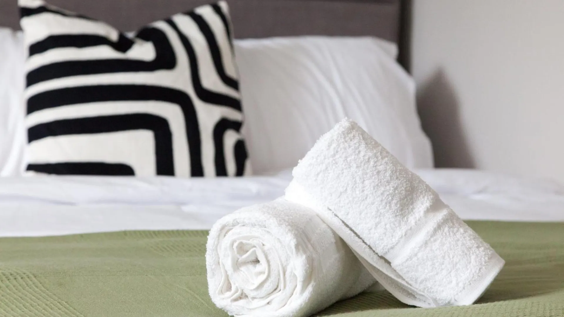 1 Bedroom Flat - Long Term Stay Rates-Contractors-Professionals-Relocation Leeds  0*, Leeds (West Yorkshire)