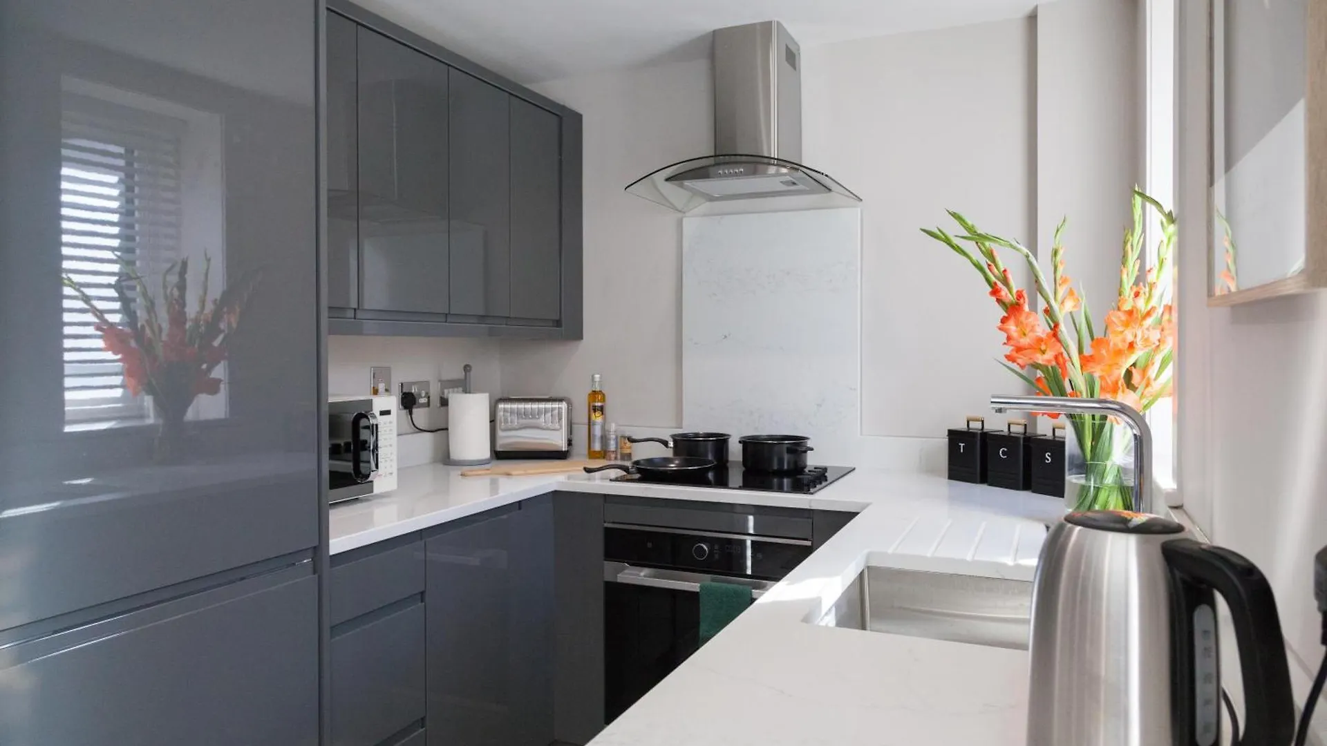 1 Bedroom Flat - Long Term Stay Rates-Contractors-Professionals-Relocation Leeds  Apartment Leeds (West Yorkshire)